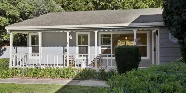 453 N Rengstorff Avenue