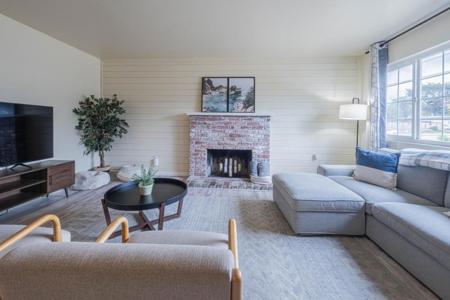 351 Hillcrest Avenue