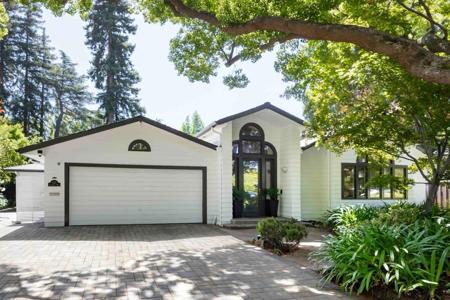 425 Claremont Way