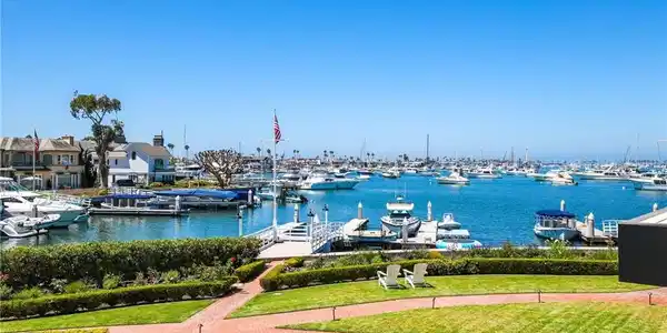 21 Bay Island