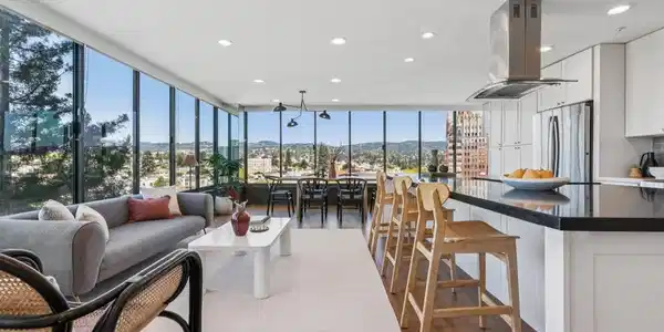 565 Bellevue Ave