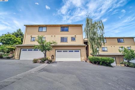 20111 W Ridge