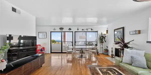 431 Camino De Las Colinas