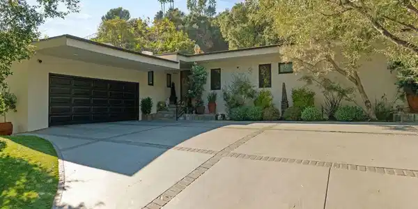 1115 N Bundy Drive