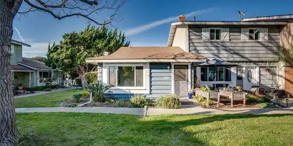 10122 Hull Drive