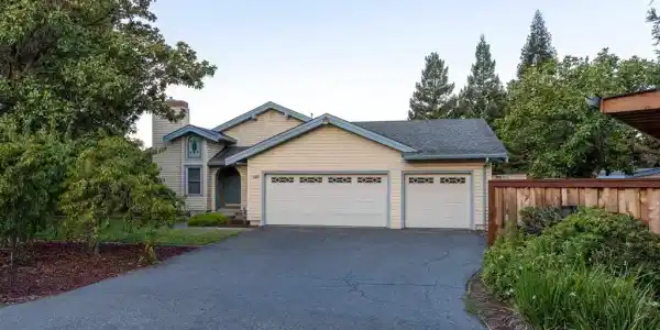 5200 Myrtle Dr
