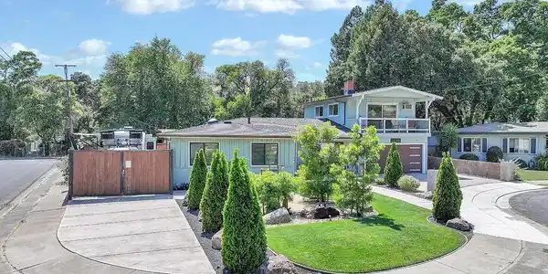 1930 Nicolette Ct