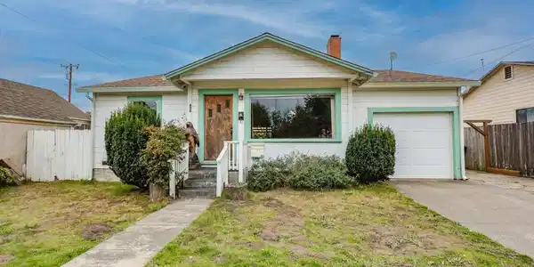 826 Cedar Street