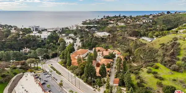 501 Palisades Drive