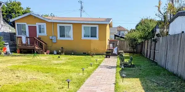 720 Alamo Ave