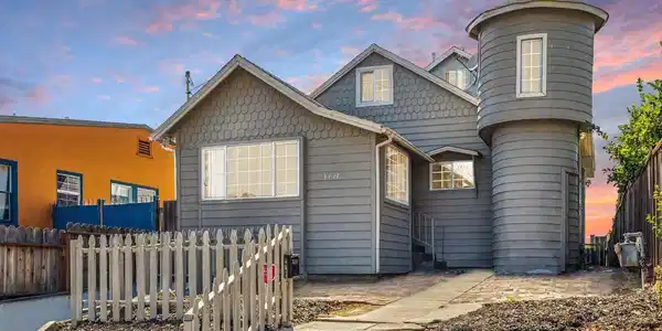 3427 Laguna Ave