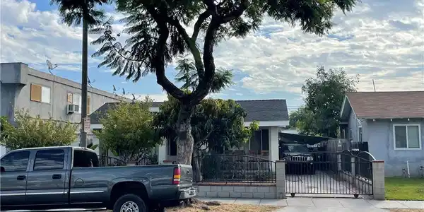 2366 Linden Avenue