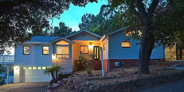 7548 Altura Place