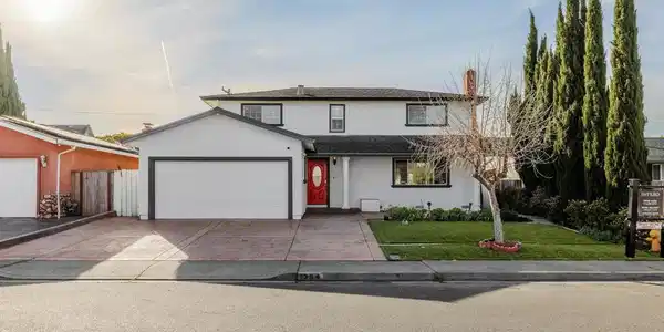 1394 Glacier Dr