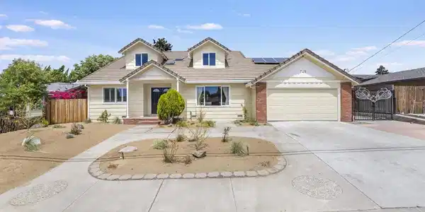 743 Ventura Dr