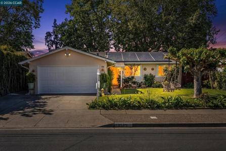 3585 Esperanza Drive