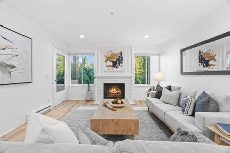 4000 Farm Hill Boulevard