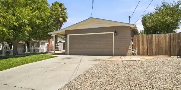 54 LAKEVIEW DRIVE