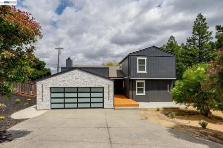 102 Lena Ct