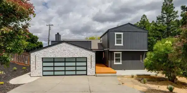 102 Lena Ct