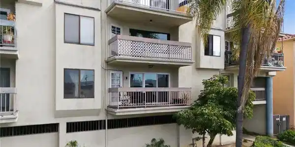 1360 Redondo