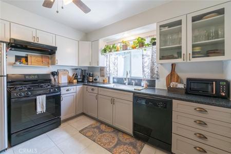 5270 E Anaheim Unit 2 Street
