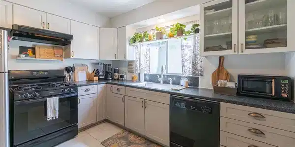 5270 E Anaheim Unit 2 Street