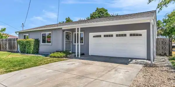 17 Audrey Ln