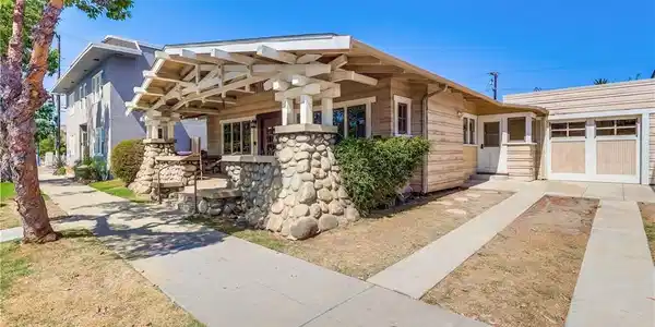 948 Cedar Avenue