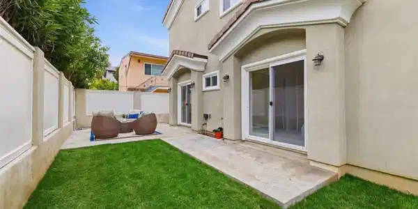 1905 Rockefeller Lane