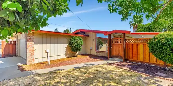 27624 Orlando Ave