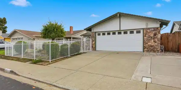 4475 Queen Anne Dr.