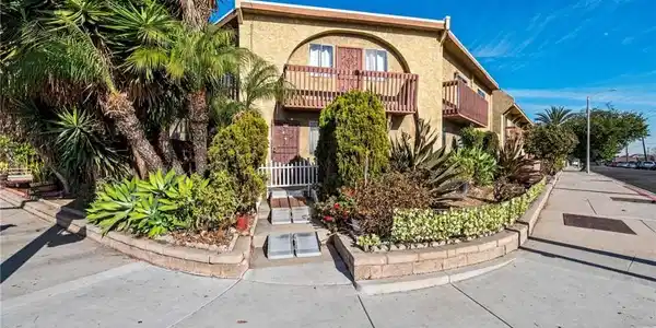 22728 Figueroa Street