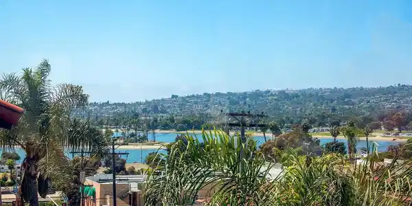 2510 Clairemont Dr