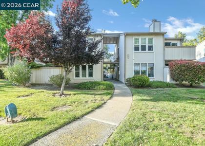 375 Camelback Rd