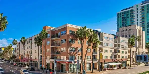 300 E 4th Street