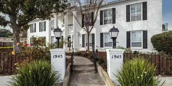 1945 Mount Vernon Court