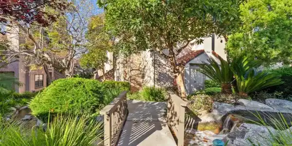 1044 Calle Del Cerro
