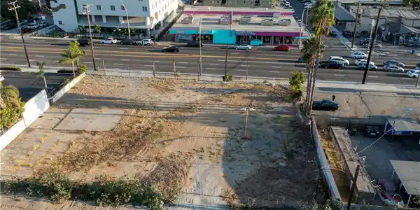 3527 Pacific Coast Hwy