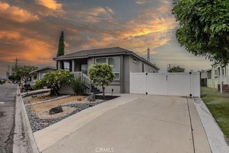 3595 Santa Fe Avenue