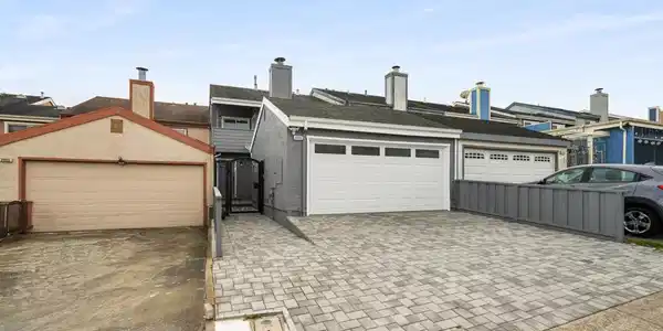 2555 Olmstead Court