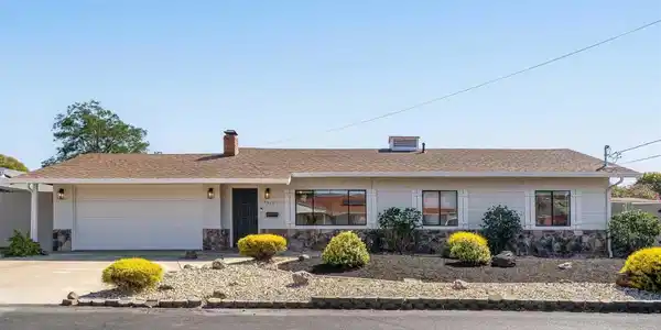 3212 Oxford Pl