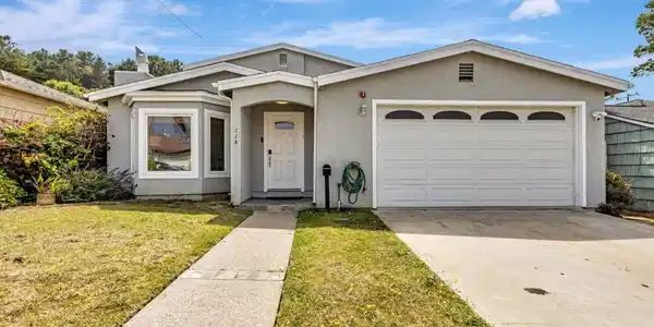 228 Clifden Drive