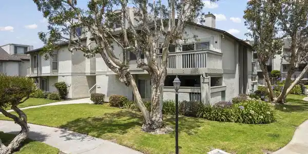 3027 Harbor Boulevard