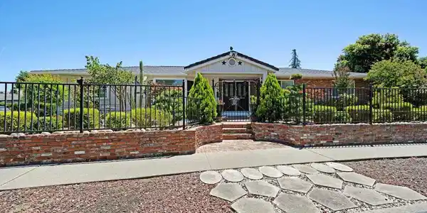 1742 Mendocino Dr