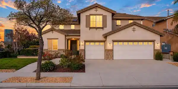 415 Caliente Way