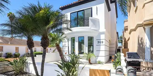 309 8th Street