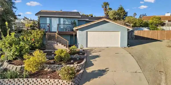 555 Ladera