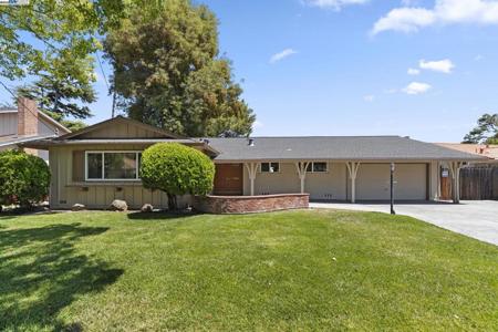 5420 Chapman Dr