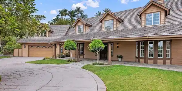 2946 Crystal Ridge Road